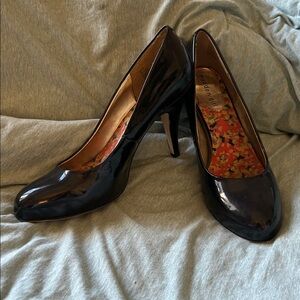 Steve Madden Glossy Black Heels